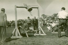 The Gala, Tilting The Bucket, 1945