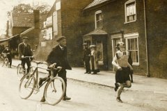 Runner in Well Close Square
