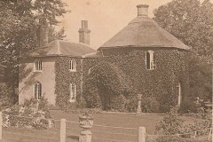 The Round House, Station Road